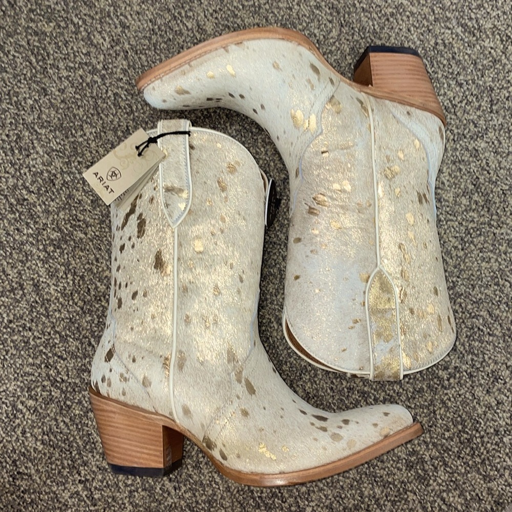 Ariat: Size 10 : Women’s Bandida White Metallic Hair On Western Boot